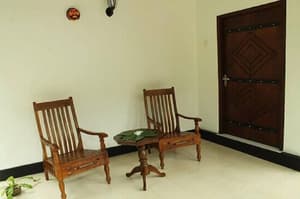 thumbnail: Lobby sitting area