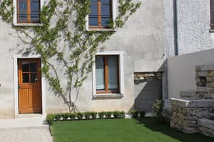 thumbnail: Front of property