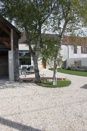 thumbnail: Exterior detail