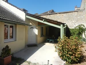 thumbnail: Property entrance