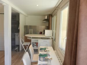 thumbnail: In-room dining