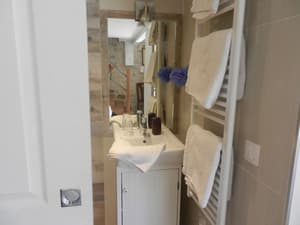 thumbnail: Bathroom sink