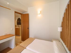 thumbnail: General view