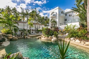 thumbnail: Outdoor pool
