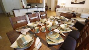thumbnail: Family dining