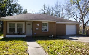 thumbnail: Front of property