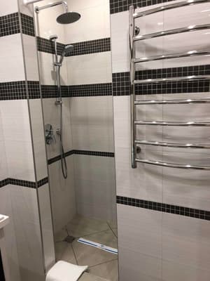 thumbnail: Bathroom shower