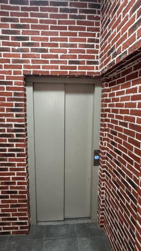837428249.jpg