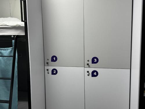 837428229.jpg