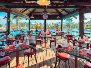 thumbnail: Poolside bar
