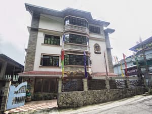 thumbnail: Front of property