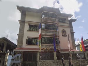 thumbnail: Front of property