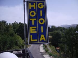 thumbnail: Exterior detail