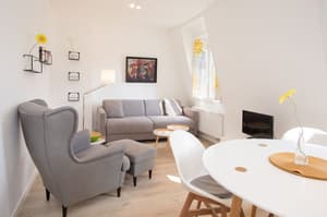 thumbnail: In-room dining