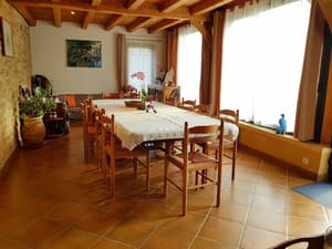 thumbnail: Breakfast area