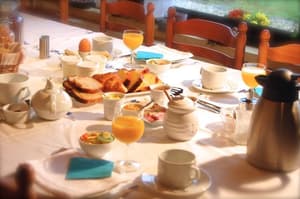 thumbnail: Breakfast area