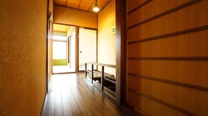 thumbnail: Hallway