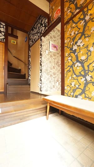 thumbnail: Interior entrance