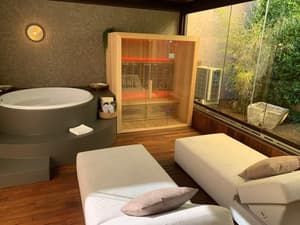 thumbnail: Jetted tub