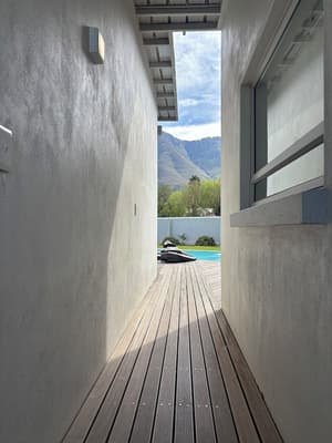 thumbnail: Front of property