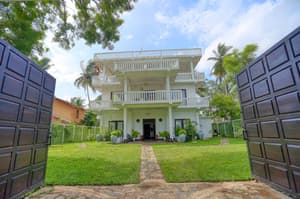 thumbnail: Front of property