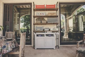 thumbnail: Outdoor dining
