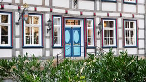 thumbnail: Exterior