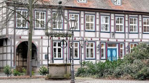 thumbnail: Exterior