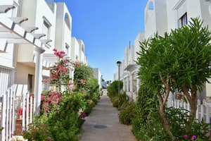 thumbnail: Exterior detail