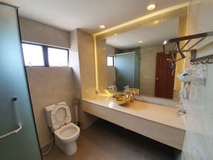 thumbnail: Bathroom