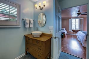 thumbnail: Bathroom sink