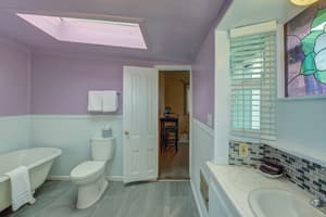 thumbnail: Deep soaking bathtub