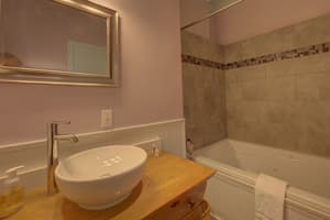 thumbnail: Jetted tub