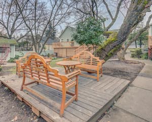 thumbnail: Property grounds