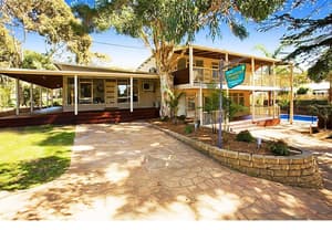 thumbnail: Exterior