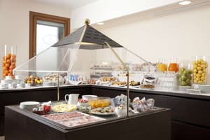 thumbnail: Breakfast area