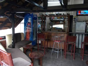 thumbnail: Bar (on property)