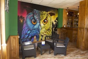 thumbnail: Bar (on property)