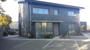thumbnail: Front of property