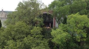 thumbnail: 480442769.jpg