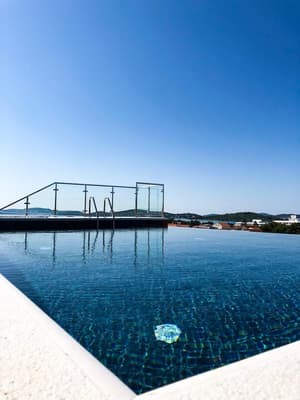 thumbnail: Rooftop pool