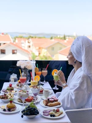 thumbnail: Restaurant