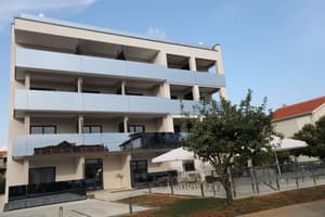 thumbnail: Exterior