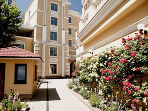 thumbnail: Courtyard