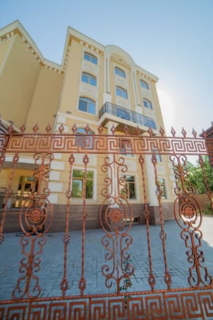 thumbnail: Front of property