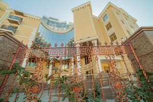 thumbnail: Front of property