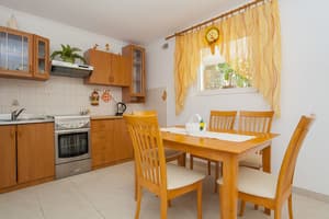 thumbnail: In-room dining