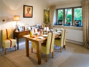 thumbnail: Breakfast area