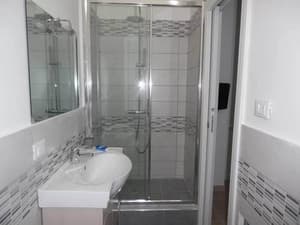 thumbnail: Bathroom shower