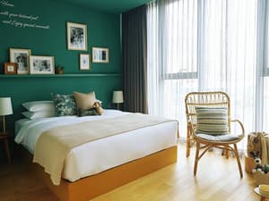 thumbnail: Room